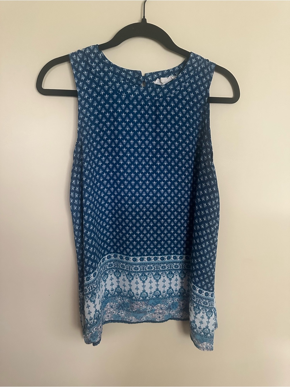 ❗️3/15 Sale❗️Pink Rose Blue Printed Sleeveless Top